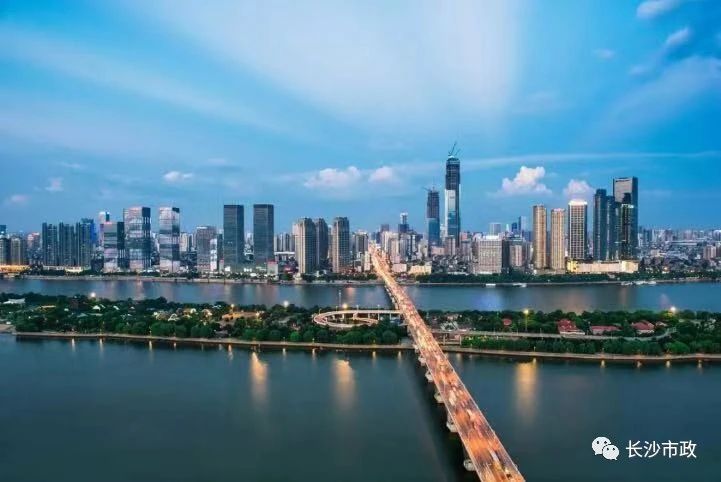 以城市，見未來；與城市，共成長